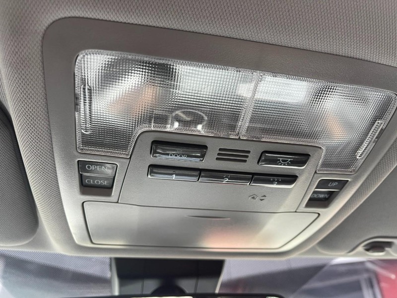 Toyota Highlander Vehicle Image 37