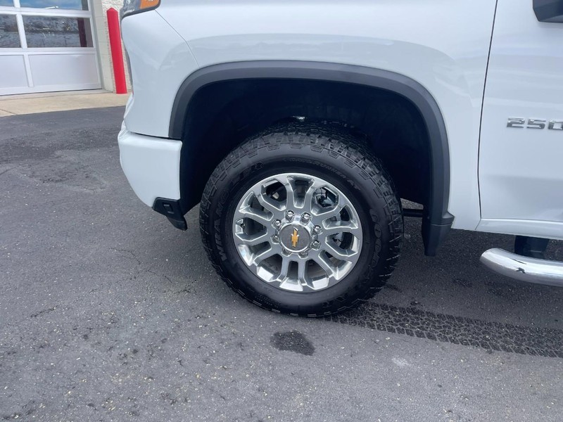 Chevrolet Silverado 2500HD Vehicle Image 06