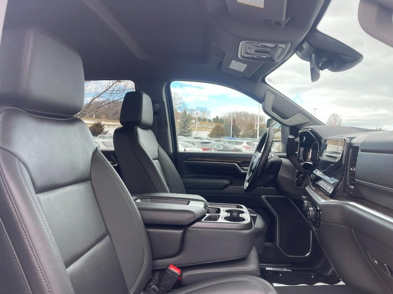 Chevrolet Silverado 2500HD Vehicle Image 10