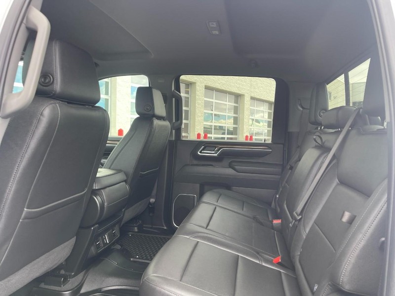 Chevrolet Silverado 2500HD Vehicle Image 14