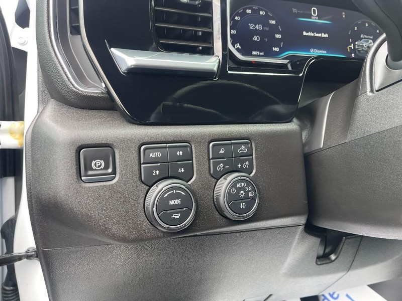 Chevrolet Silverado 2500HD Vehicle Image 19