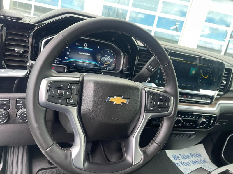 Chevrolet Silverado 2500HD Vehicle Image 20