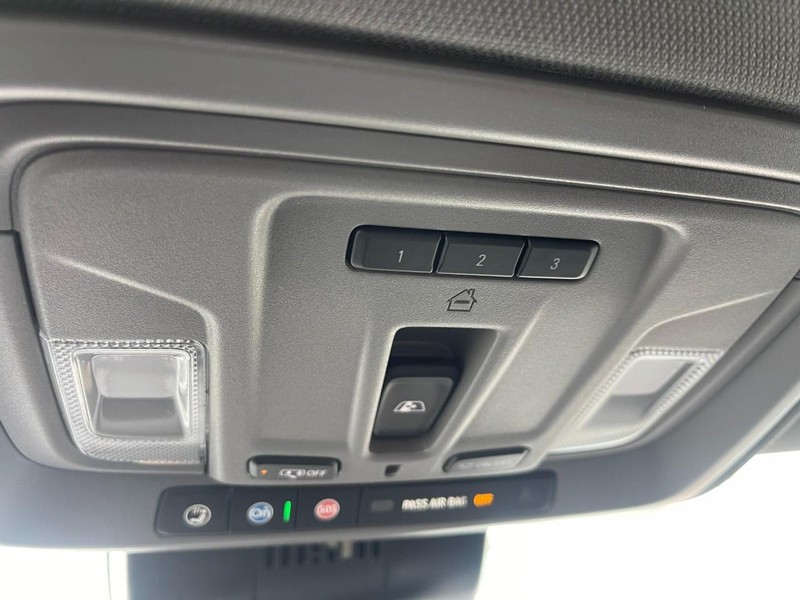 Chevrolet Silverado 2500HD Vehicle Image 30