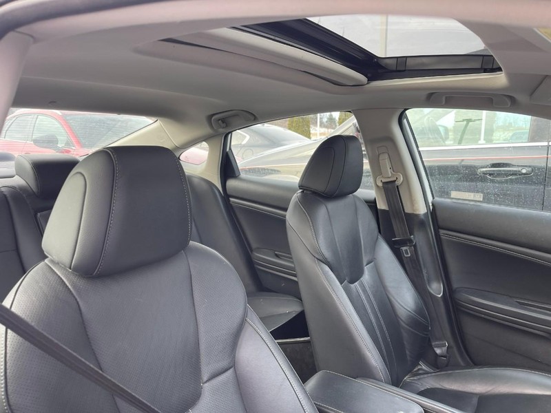 Honda Insight Vehicle Image 04