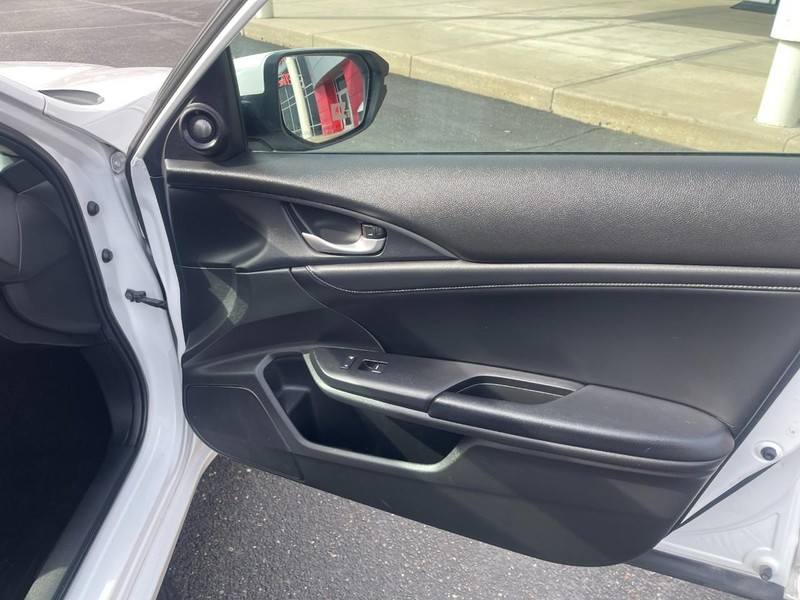 Honda Insight Vehicle Image 10