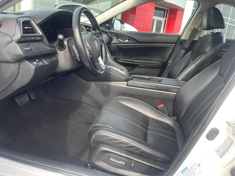 Honda Insight Vehicle Image 16