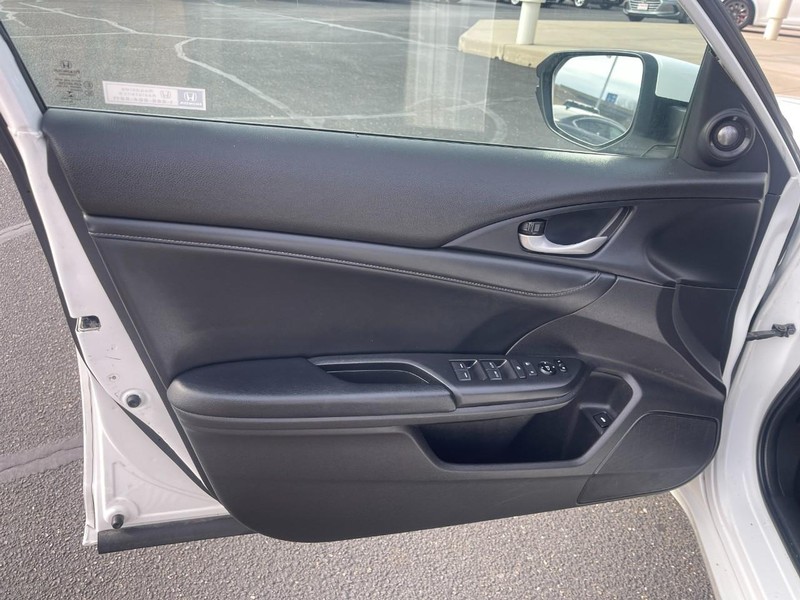 Honda Insight Vehicle Image 17