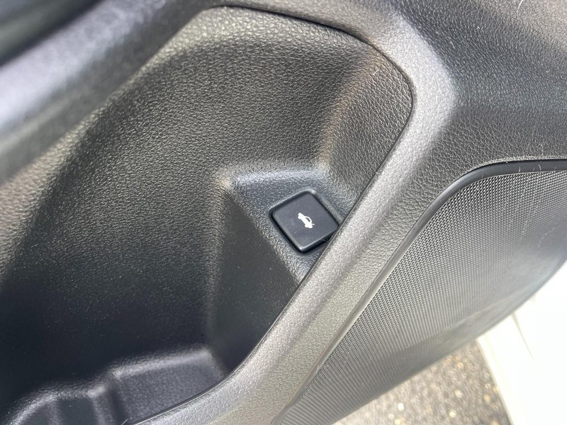 Honda Insight Vehicle Image 18