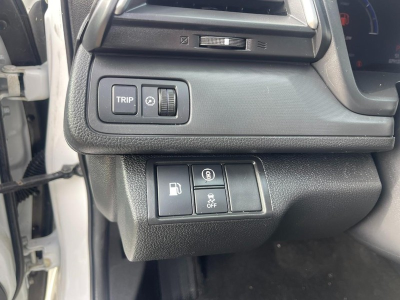 Honda Insight Vehicle Image 19