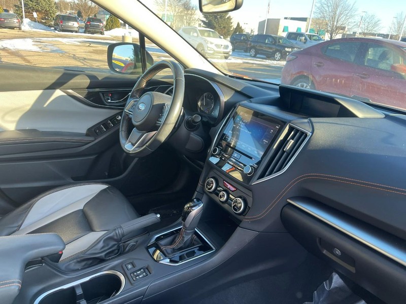 Subaru Crosstrek Vehicle Image 02