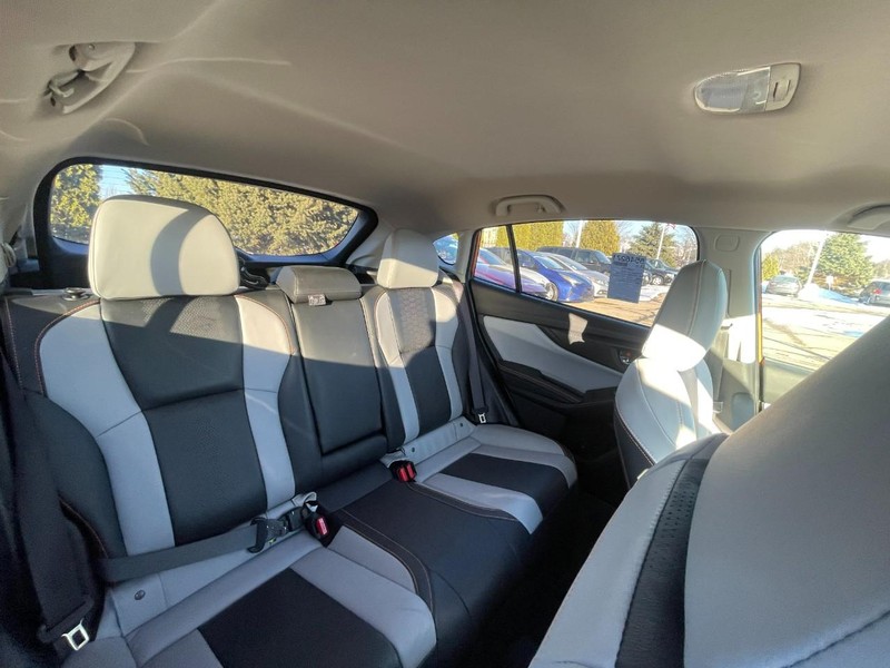 Subaru Crosstrek Vehicle Image 04