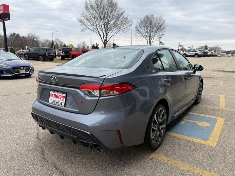 Toyota Corolla Vehicle Image 09