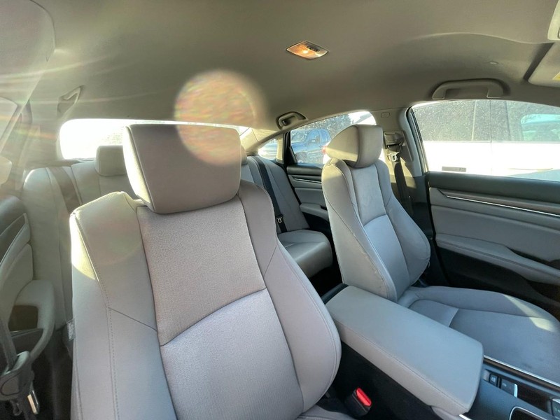 Honda Accord Sedan Vehicle Image 04