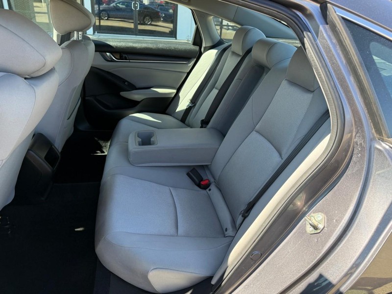 Honda Accord Sedan Vehicle Image 11
