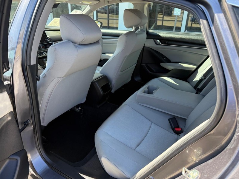 Honda Accord Sedan Vehicle Image 12