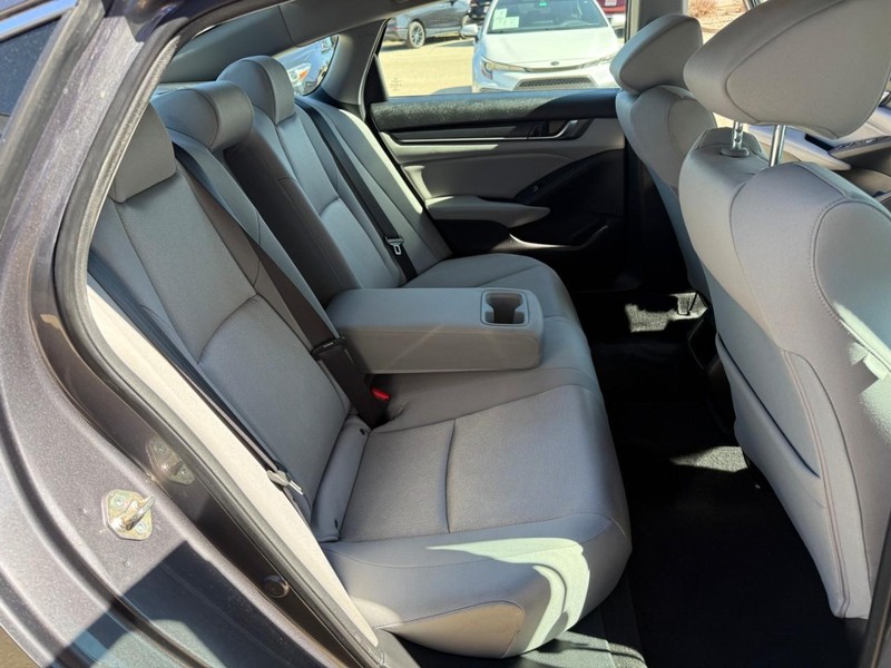 Honda Accord Sedan Vehicle Image 14