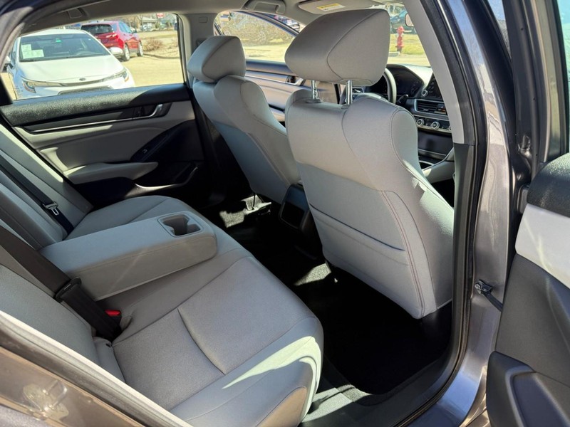 Honda Accord Sedan Vehicle Image 15