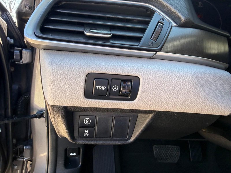Honda Accord Sedan Vehicle Image 18