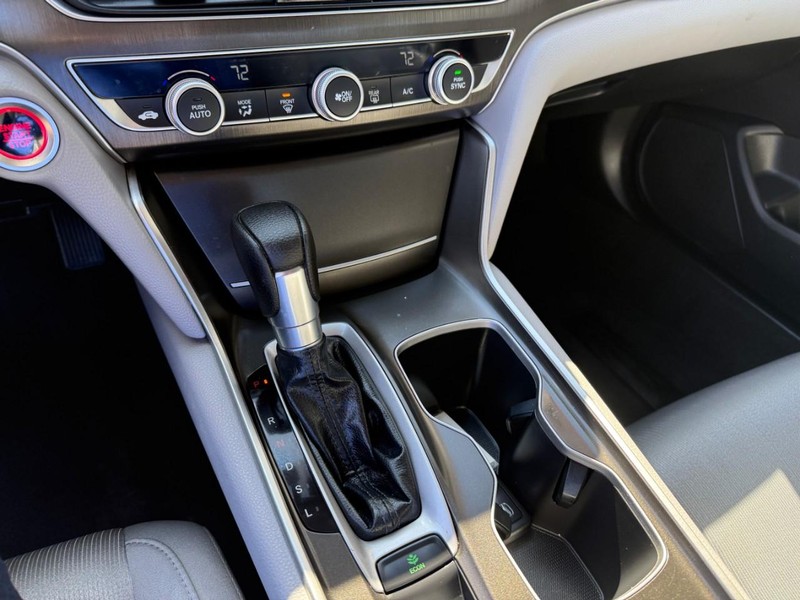 Honda Accord Sedan Vehicle Image 28