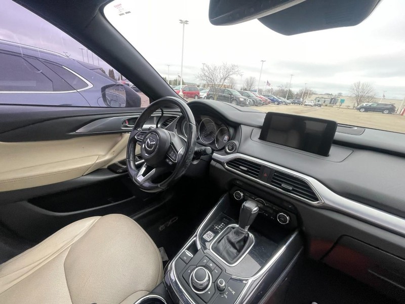 Mazda CX-9 Vehicle Image 06