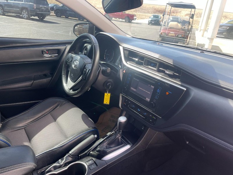 Toyota Corolla Vehicle Image 06