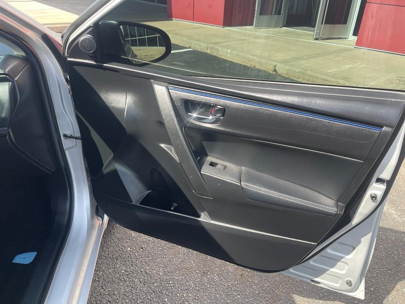 Toyota Corolla Vehicle Image 07