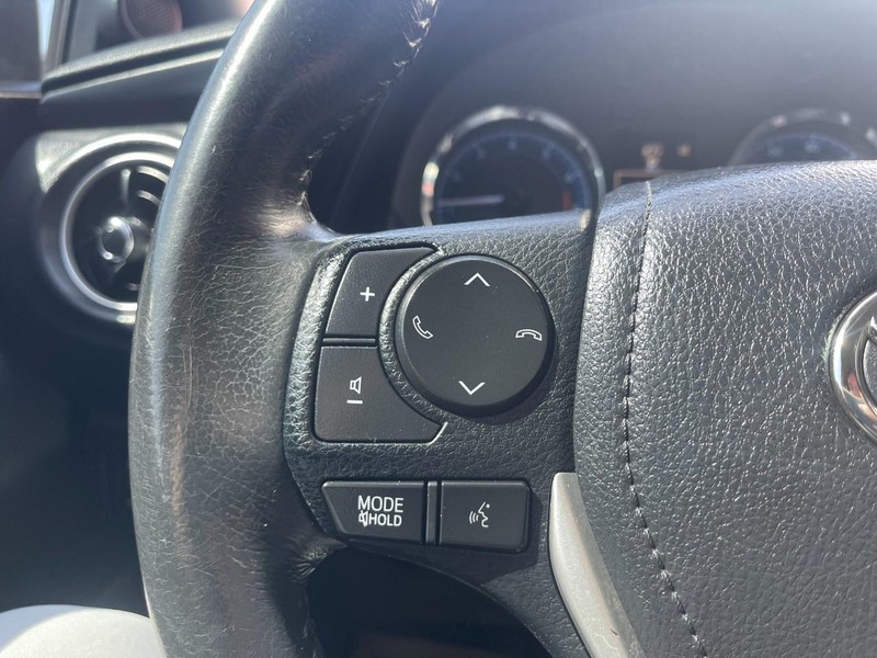 Toyota Corolla Vehicle Image 14