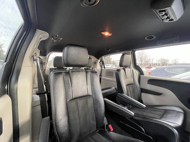 Dodge Grand Caravan Vehicle Image 04