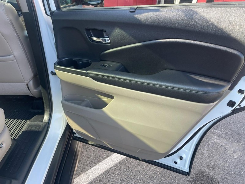 Honda Pilot Vehicle Image 18