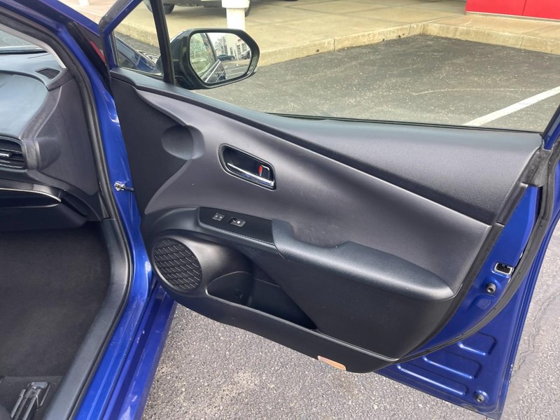 Toyota Prius Vehicle Image 07