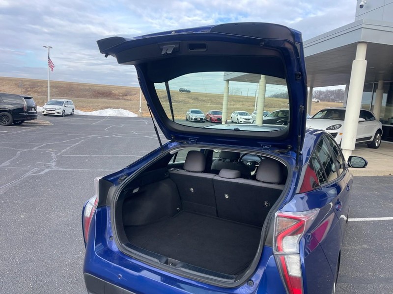 Toyota Prius Vehicle Image 11