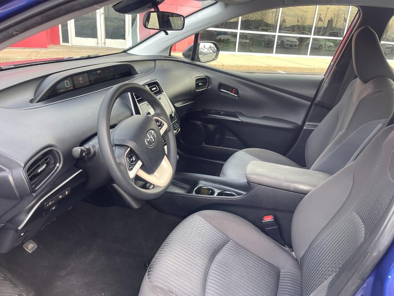 Toyota Prius Vehicle Image 13