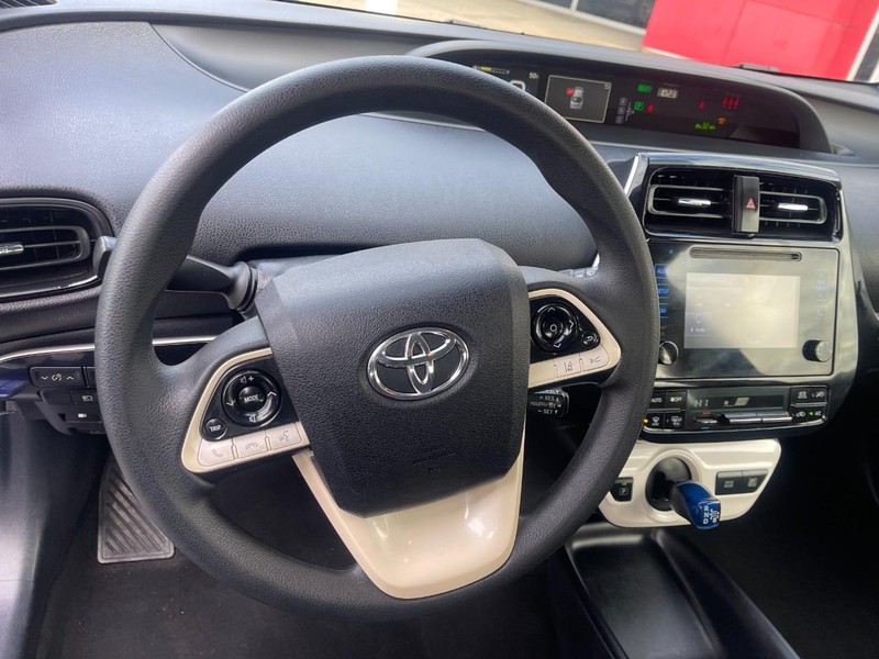 Toyota Prius Vehicle Image 16
