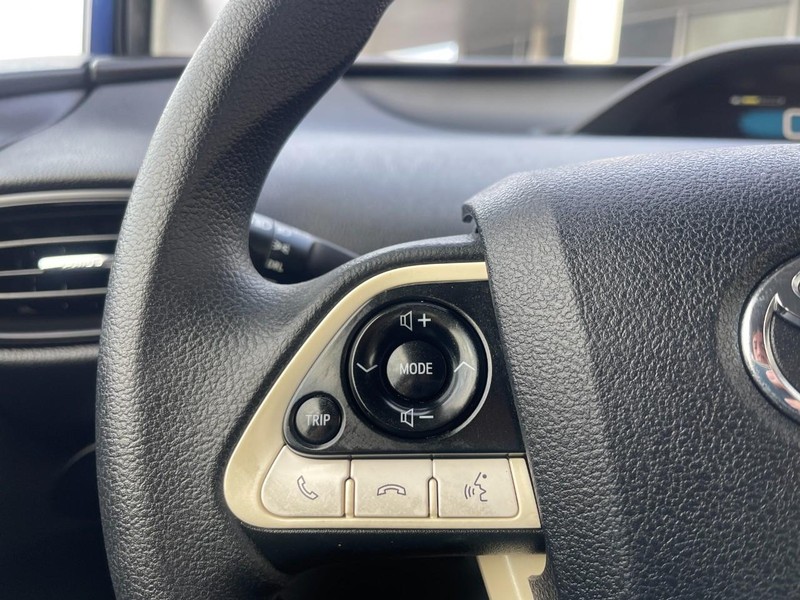 Toyota Prius Vehicle Image 17