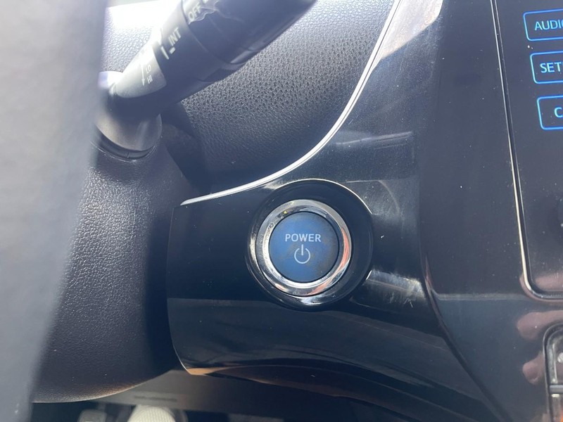 Toyota Prius Vehicle Image 19