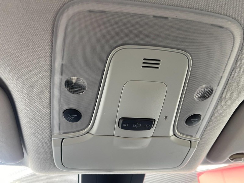 Toyota Prius Vehicle Image 23