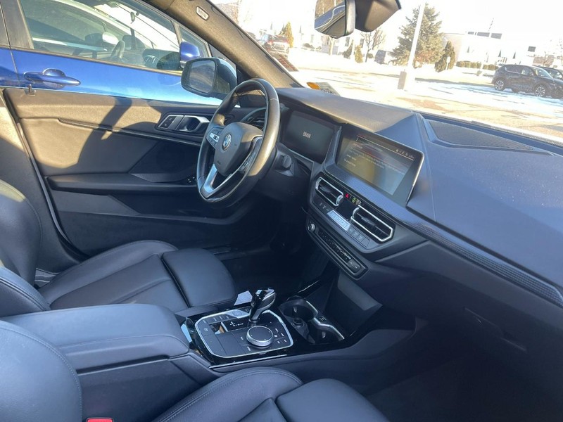 BMW 2 Series Vehicle Image 02