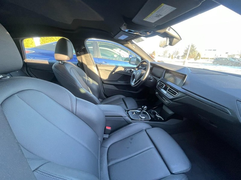 BMW 2 Series Vehicle Image 03