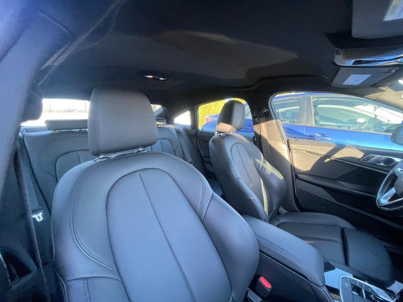 BMW 2 Series Vehicle Image 04