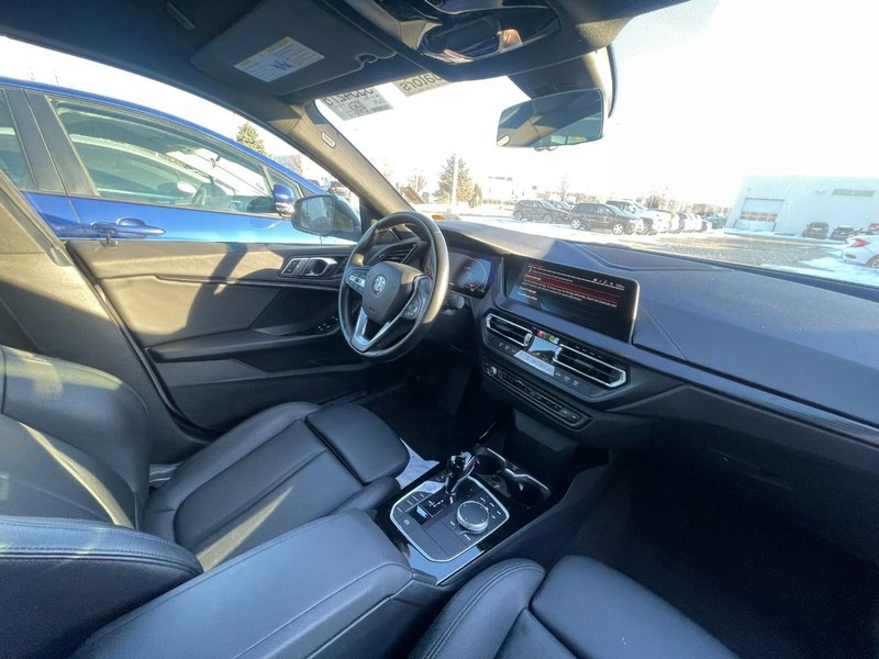 BMW 2 Series Vehicle Image 05