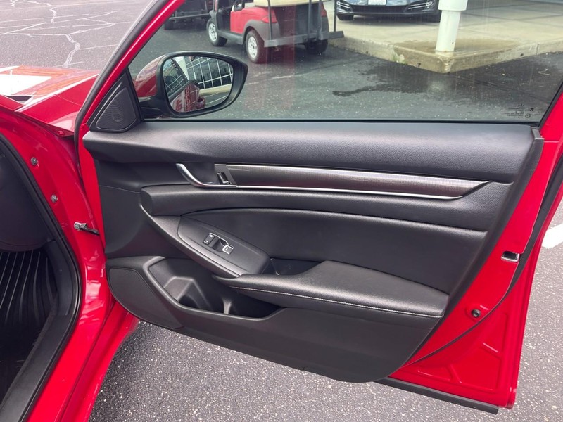 Honda Accord Sedan Vehicle Image 11