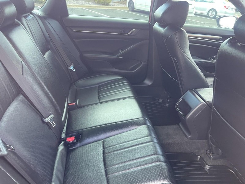 Honda Accord Sedan Vehicle Image 12