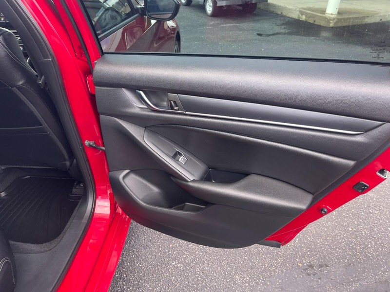 Honda Accord Sedan Vehicle Image 14
