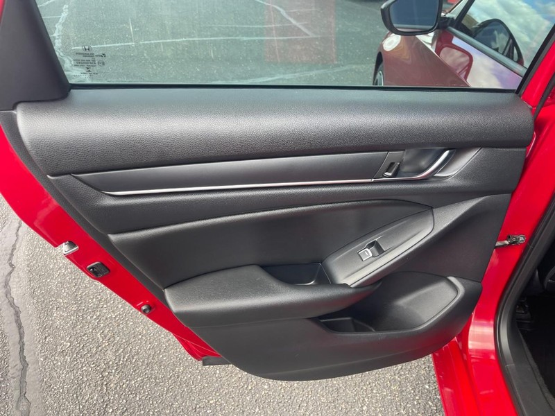 Honda Accord Sedan Vehicle Image 16