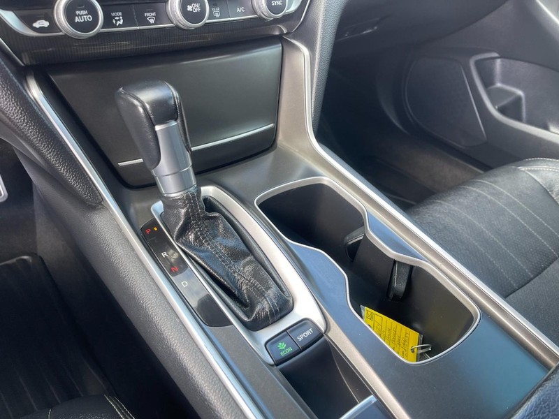 Honda Accord Sedan Vehicle Image 27