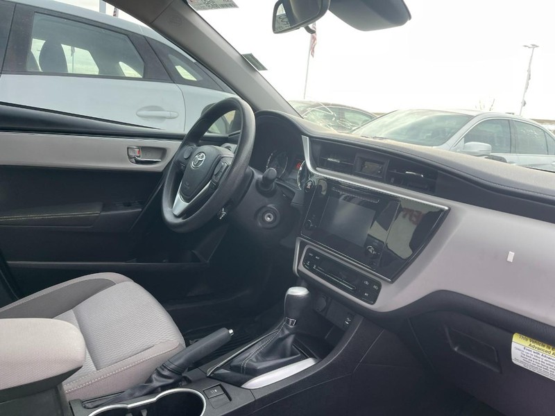 Toyota Corolla Vehicle Image 02