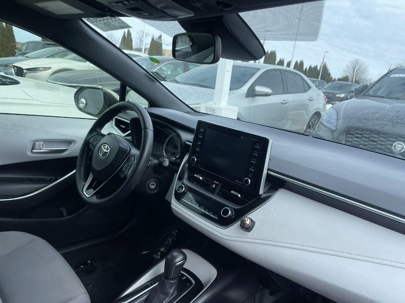 Toyota Corolla Vehicle Image 02