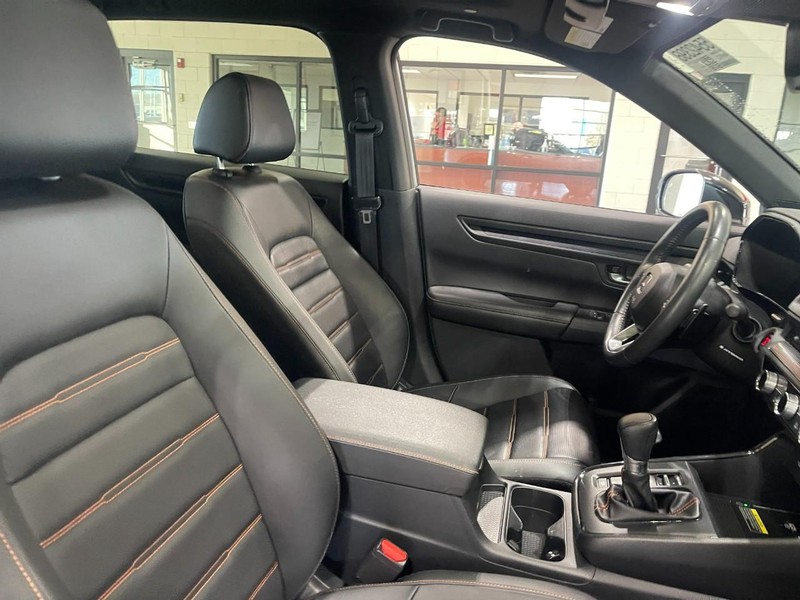 Honda CR-V Hybrid Vehicle Image 04