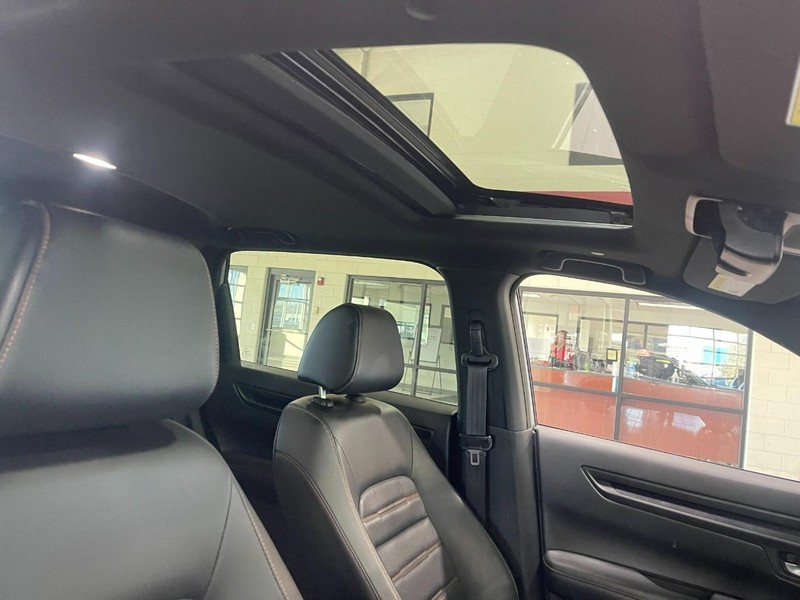 Honda CR-V Hybrid Vehicle Image 05