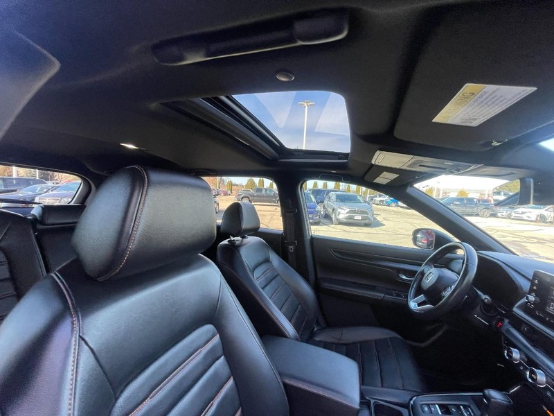 Honda CR-V Hybrid Vehicle Image 10